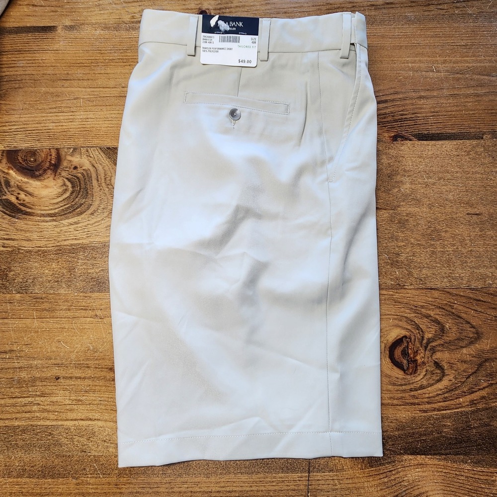 Mens Jos A Bank Tailored Fit Traveler Performance Shorts 40 Ivory 10" Inseam NWT